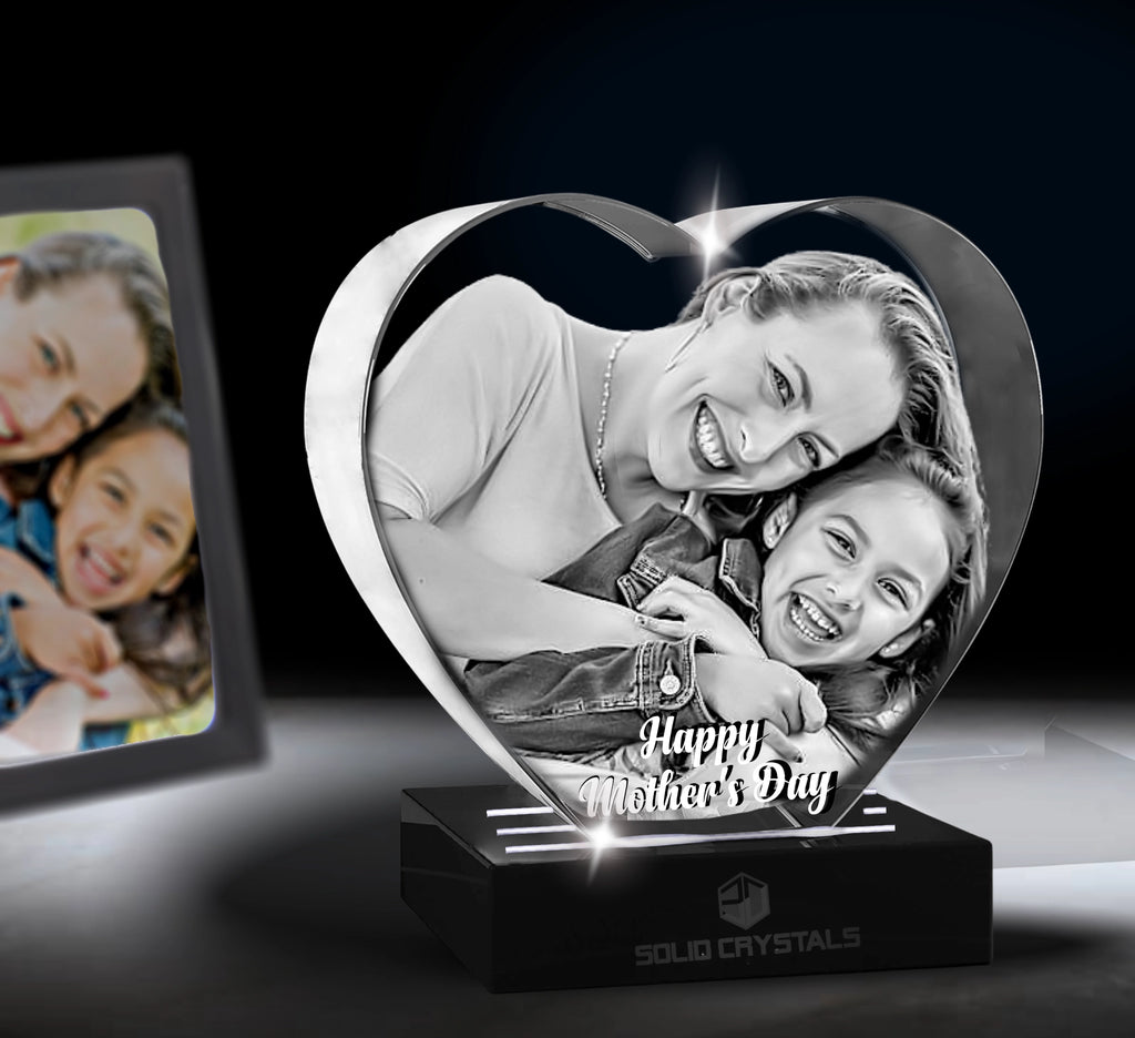 Personalised pet loss gift – 3D photo crystal with paw print